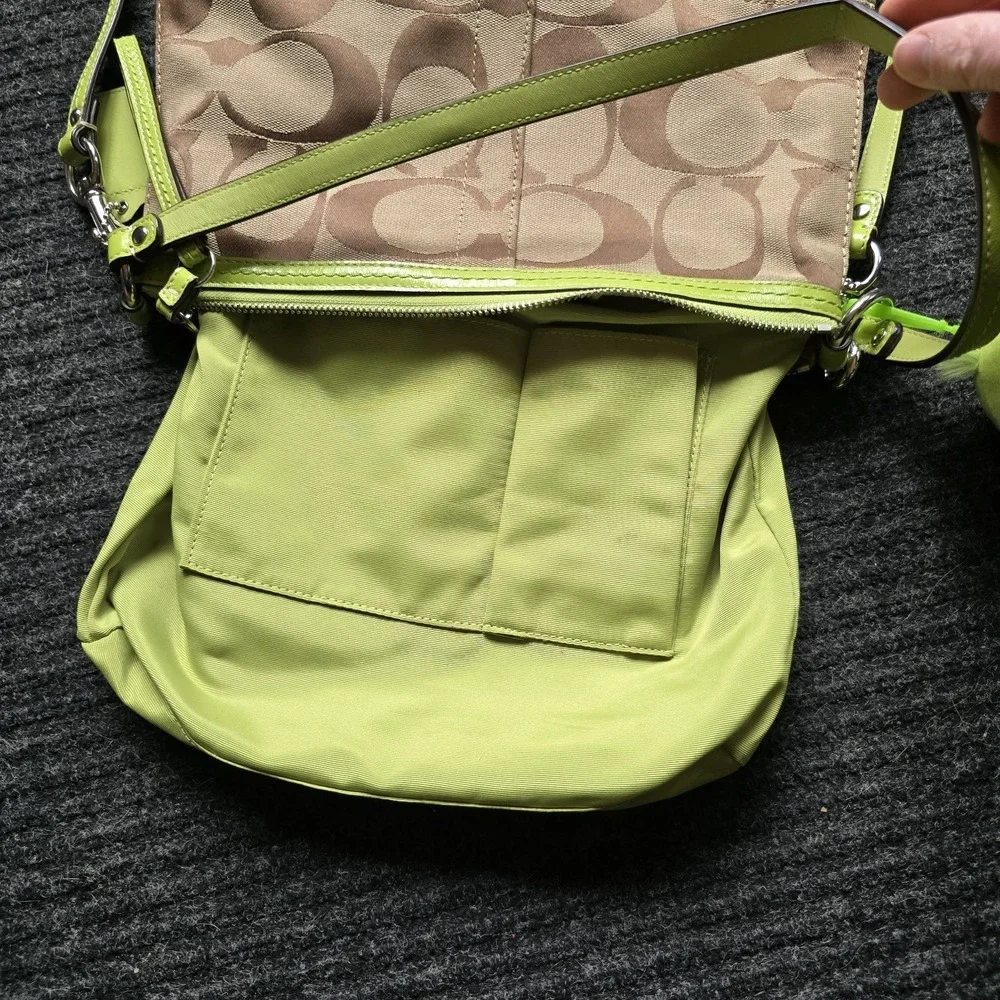 Coach Khaki Apple Green Signature Logo Canvas Purse Handbag G0973-F13674 Y2k - Picture 8 of 11